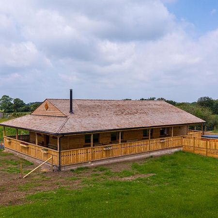 Luxury Log Cabin With A Hot Tub Stone  Екстер'єр фото