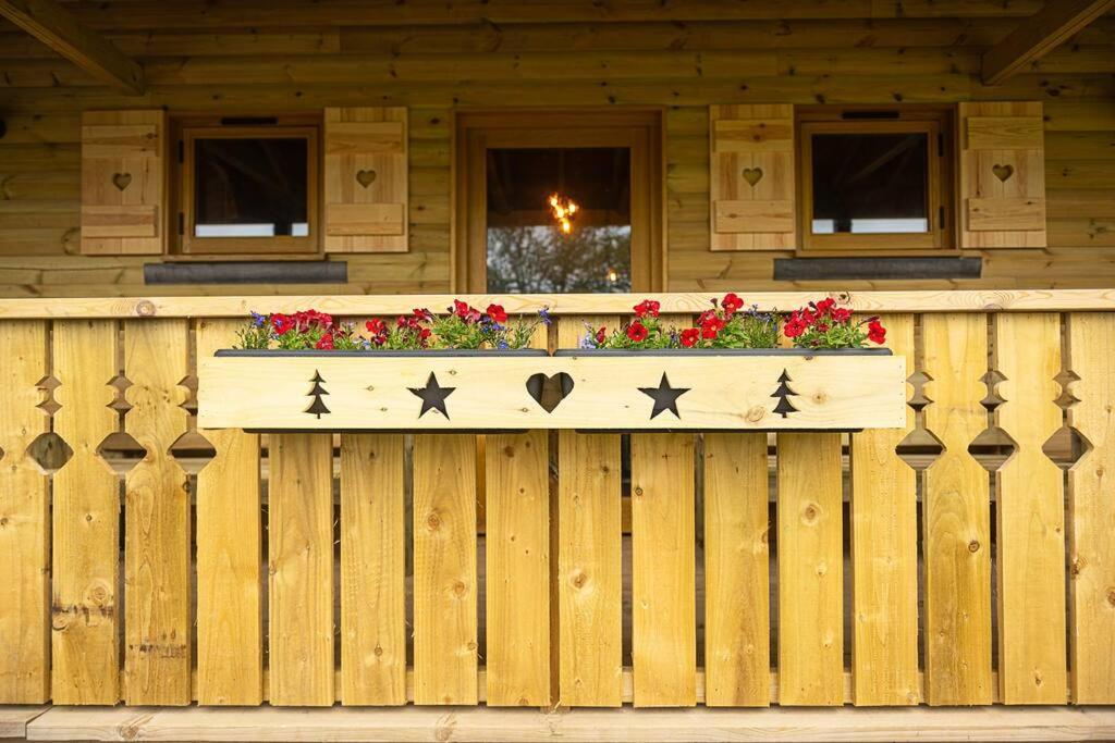 Luxury Log Cabin With A Hot Tub Stone  Екстер'єр фото