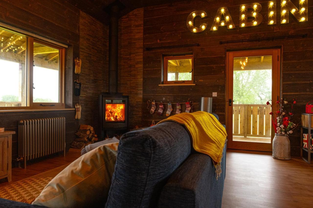Luxury Log Cabin With A Hot Tub Stone  Екстер'єр фото