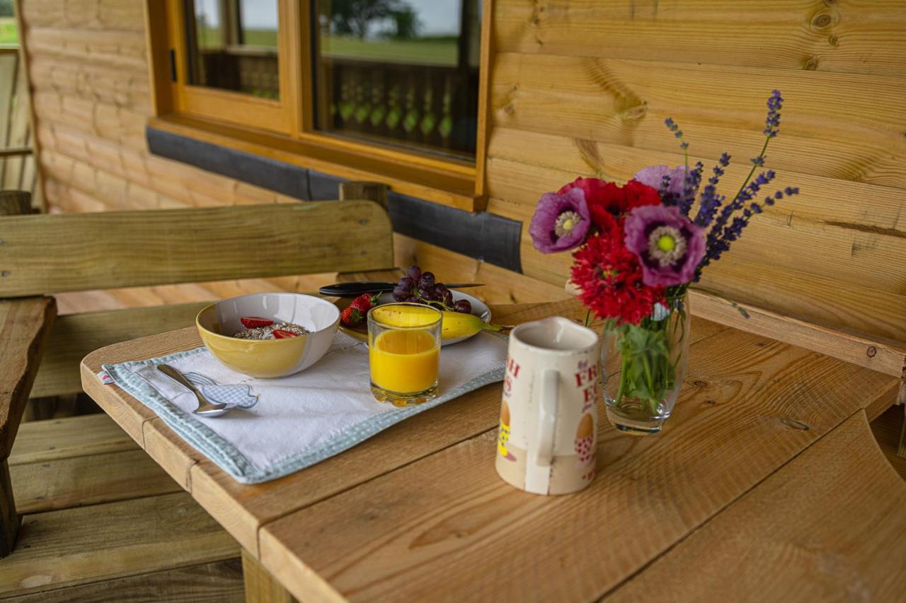 Luxury Log Cabin With A Hot Tub Stone  Екстер'єр фото